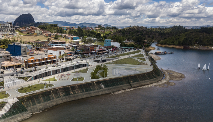 malecón de guatapé antioquia