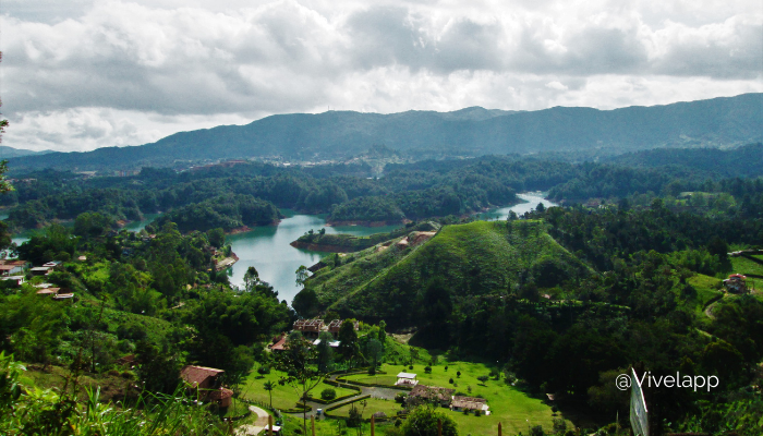 senderismo en guatapé antioquia